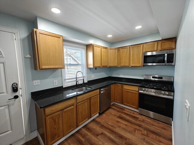 Building Photo - 102 Mt Pleasant Ave