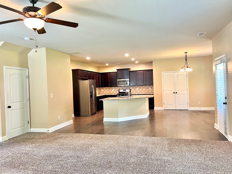 Building Photo - 2742 Misty Ivy Dr