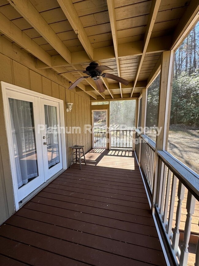 Building Photo - 971 Mountain Cove Rd