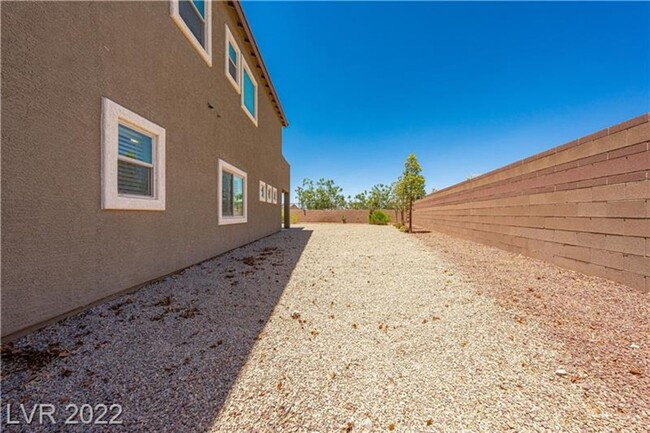 Building Photo - 4 bed+loft Green Valley Home w/City Views