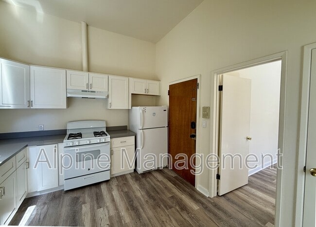 Building Photo - 2315 Mission St