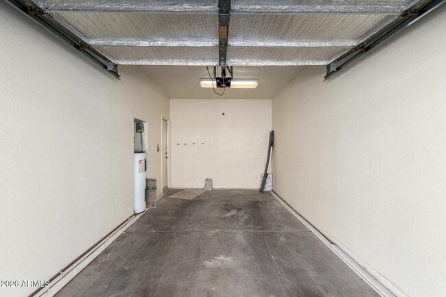 Building Photo - 1126 W Elliot Rd