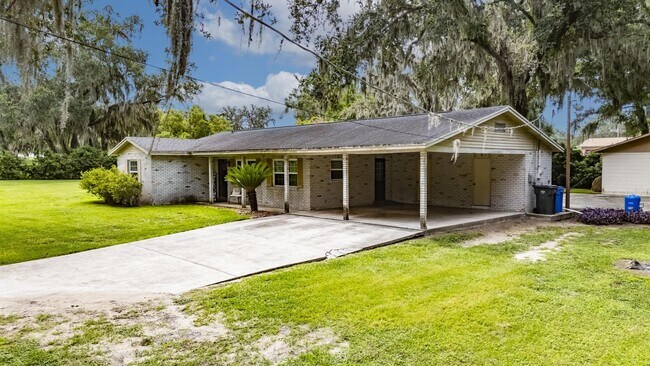 Building Photo - 410 Old Mulrennan Rd