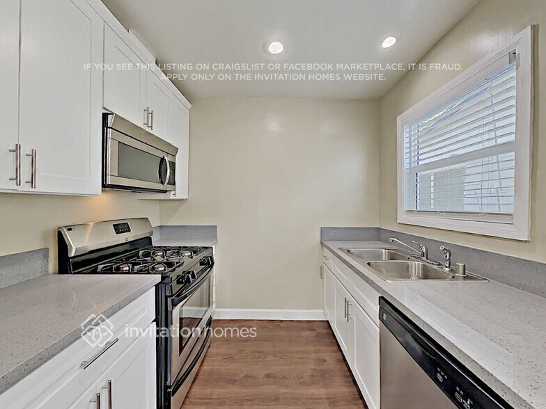Building Photo - 6952 Donna Ave