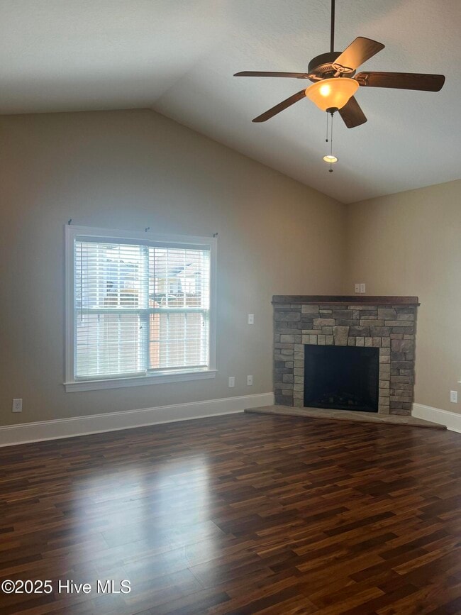 Building Photo - 1920 Leighton Dr