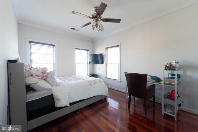 Building Photo - 11453 Galliec St