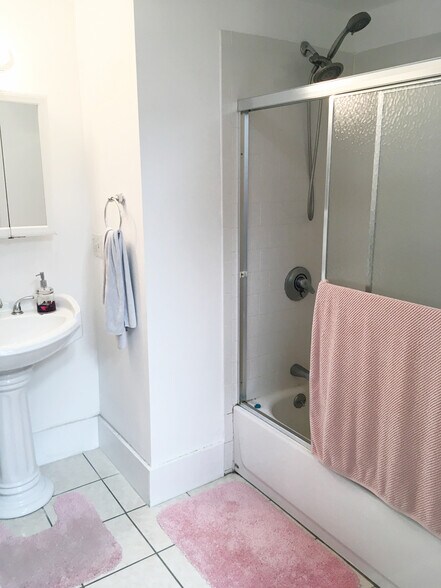 Master bath - 29 Brackett St