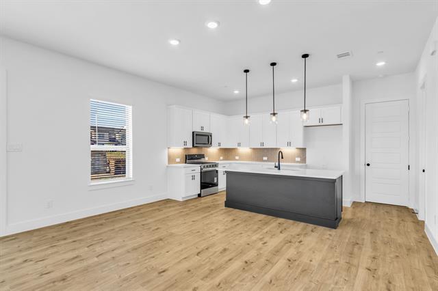 Building Photo - 1228 Arkansas Spgs St