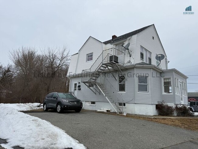 Building Photo - 79 County St