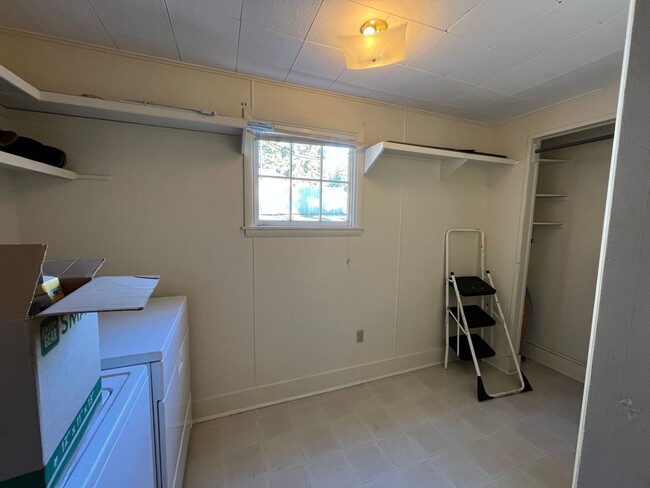 Building Photo - 2 Bed 2 Bath House with Breathtaking View ...