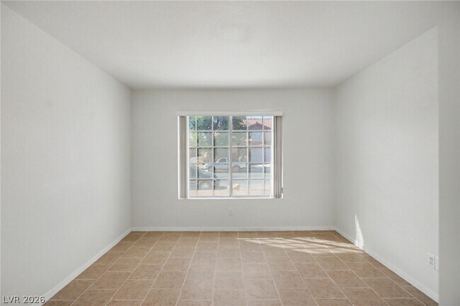 Building Photo - 2054 Cardigan Ave