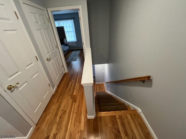 Building Photo - 497 Division Ave