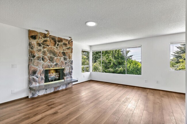 Building Photo - 8832 20th Ave SW