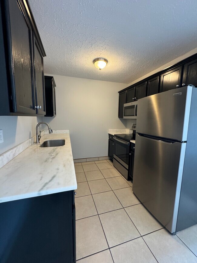 Building Photo - Woodfield