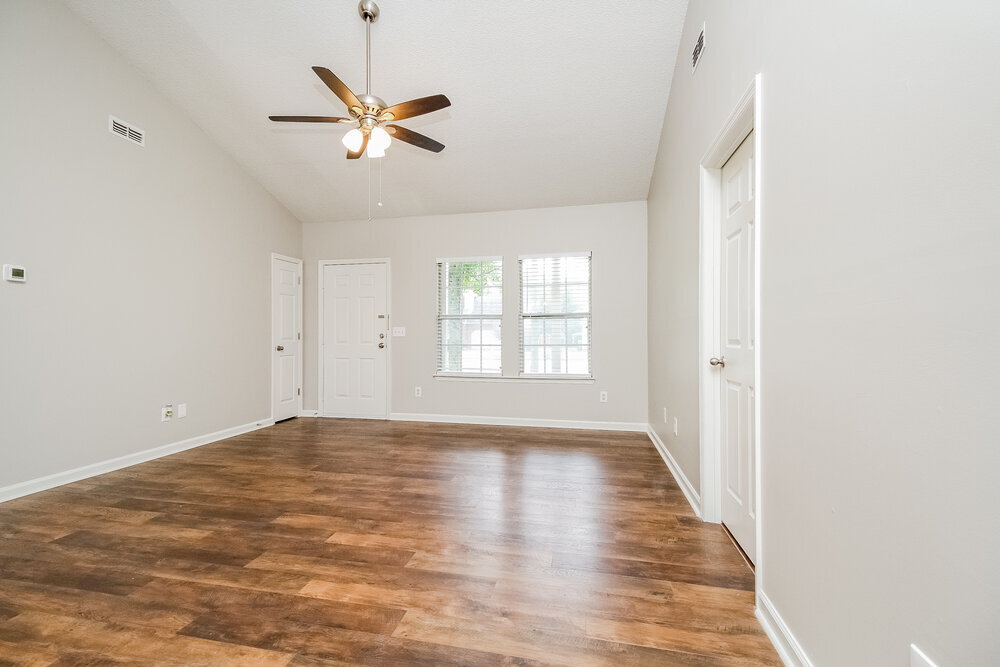 Building Photo - 102 Riverwood Dr