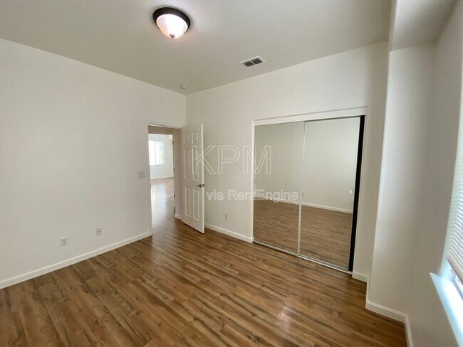 Building Photo - 10814 Peony Pl Dr