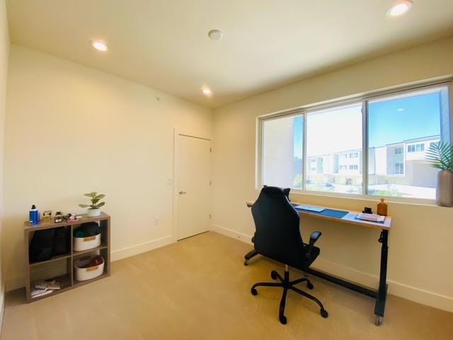 Building Photo - 604 N Bluff Dr