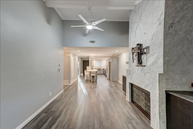 Building Photo - 7765 Saranac Pl
