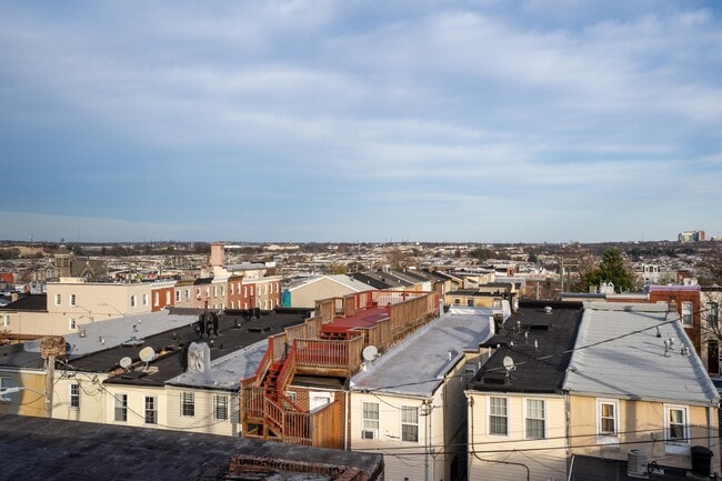 Building Photo - 132 N Duncan St