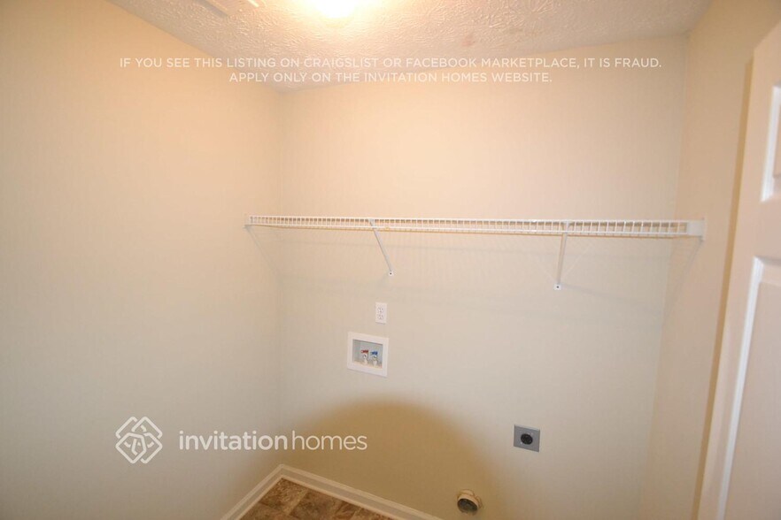 Building Photo - 1004 Buttercup Ln