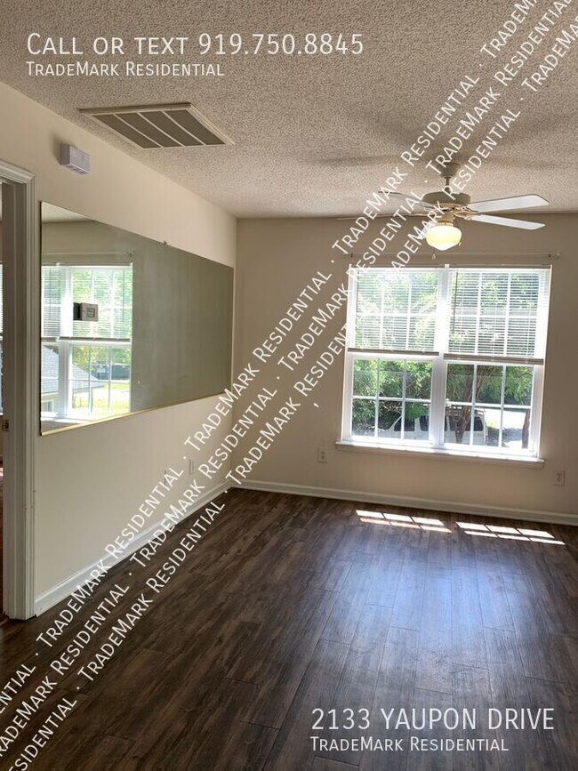 Building Photo - 2133 Yaupon Dr