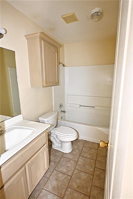 Building Photo - 17 West Dr