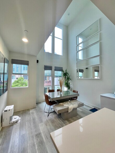 Building Photo - 1660 Topanga