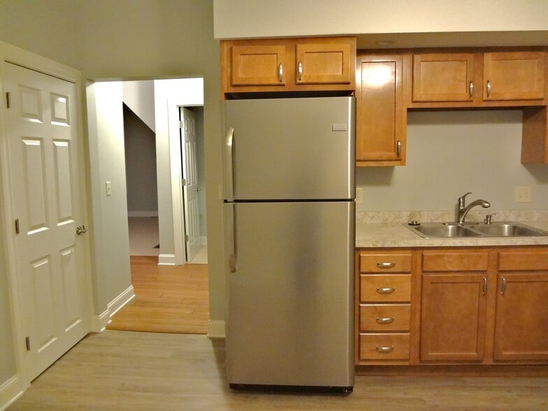 Kitchen - 659 E 3rd St