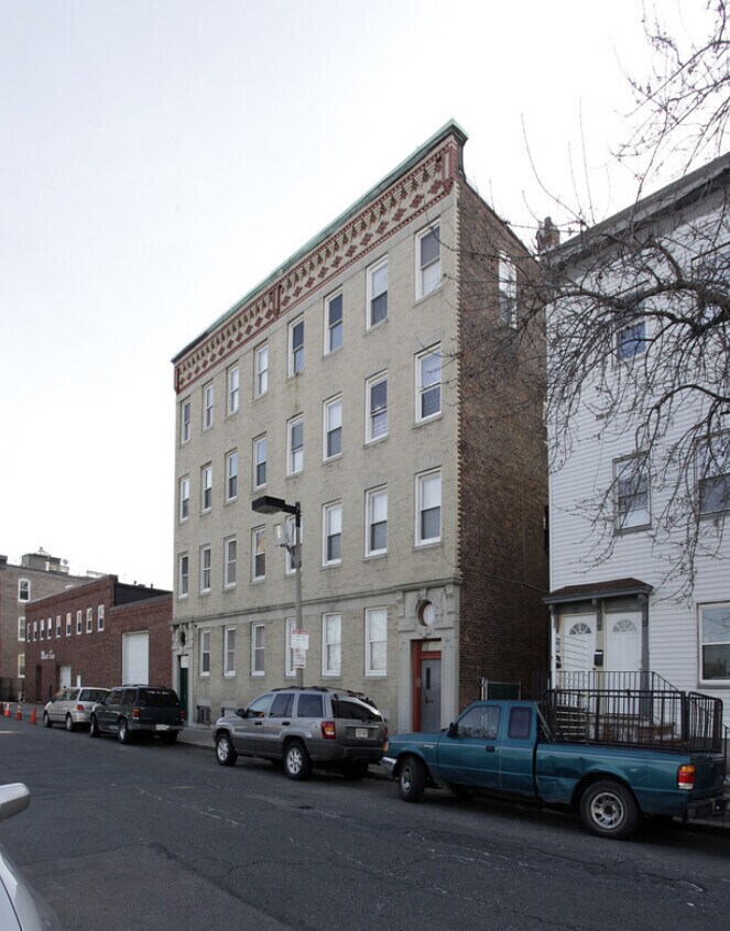 Building Photo - 113 Orleans St