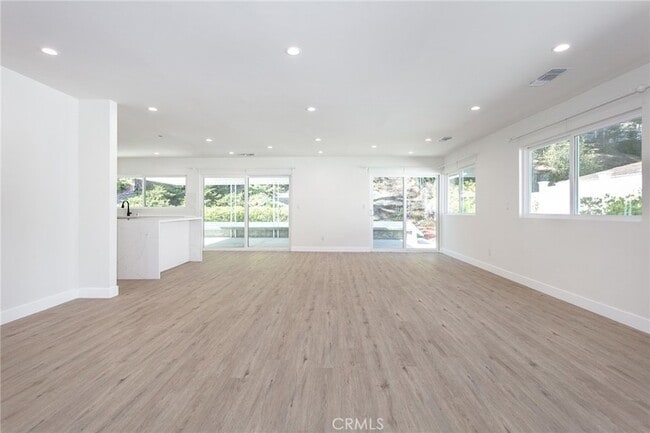 Building Photo - 6419 Valley Cir Terrace