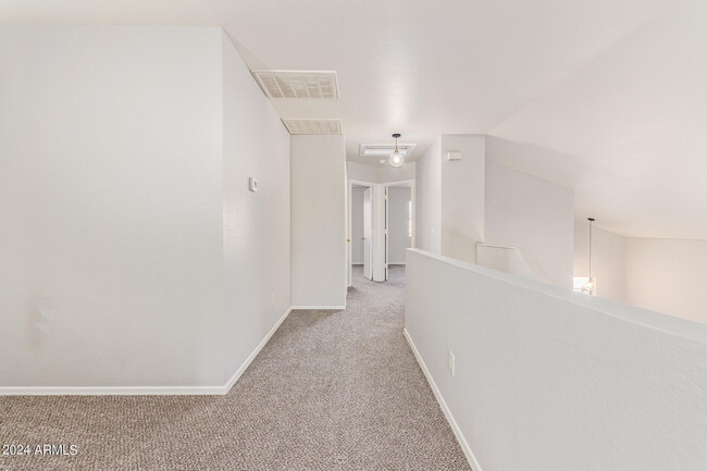 Building Photo - 1009 S 239th Dr