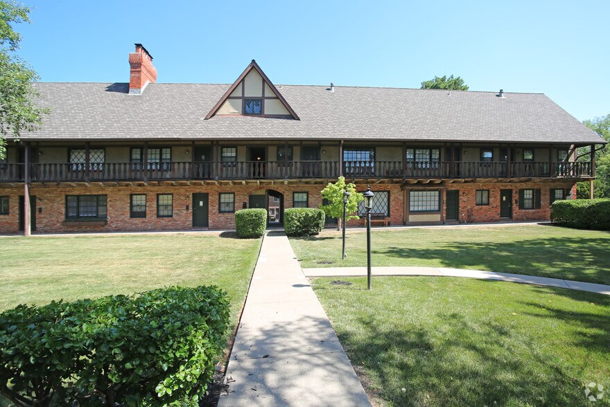 Building Photo - Somerset Apartments