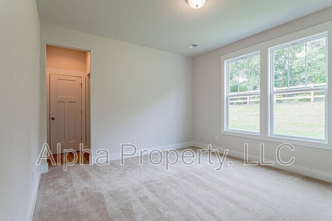 Building Photo - 211 Green River Way