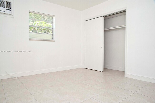Building Photo - 2206 Fillmore St