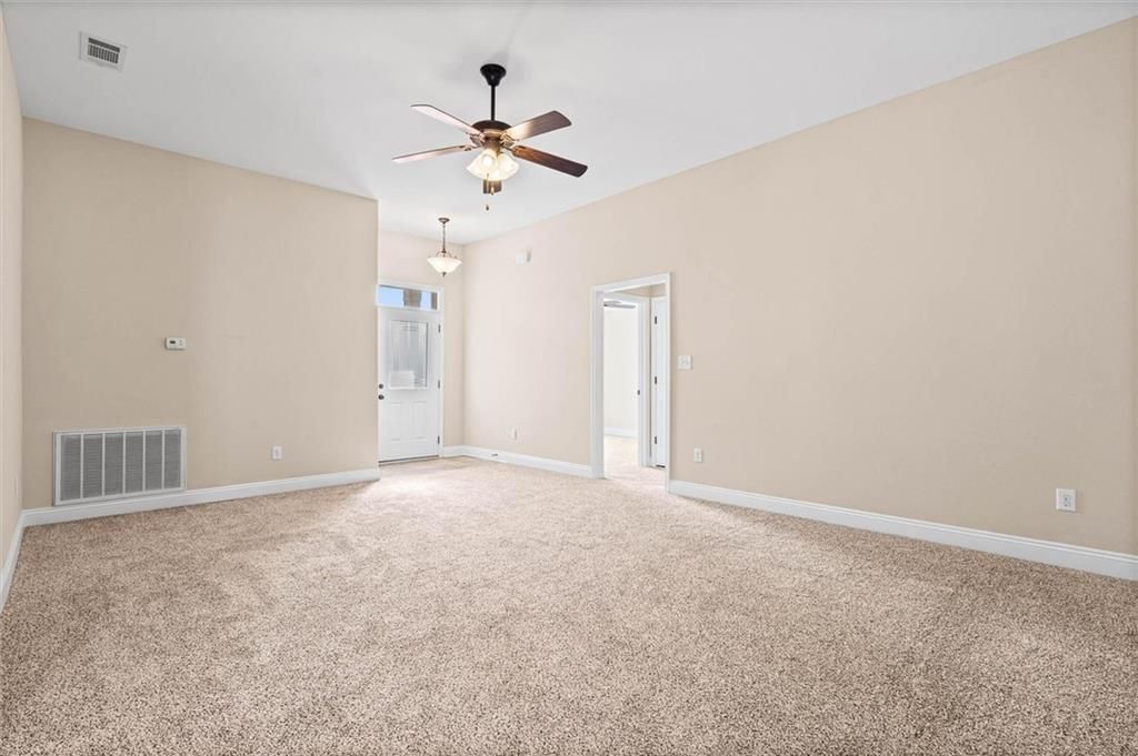 Building Photo - 926 Tudor Ln