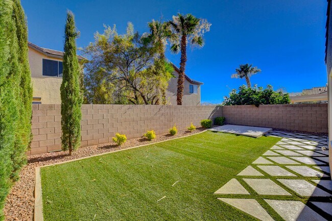 Building Photo - Anthem Highlands Beauty