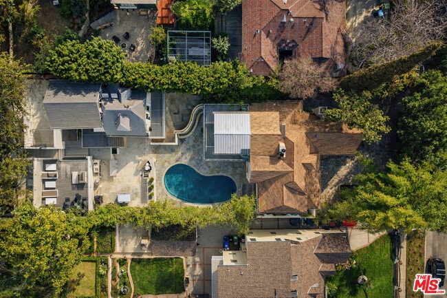 Building Photo - 2633 N Commonwealth Ave