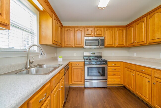 Building Photo - 2619 Danbury Cir