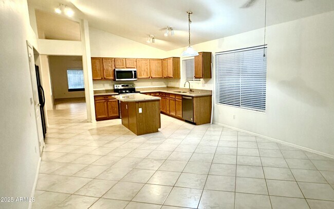 Building Photo - 4256 E Chaparosa Way