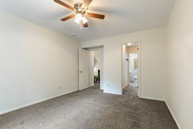 Building Photo - 1090 Sundering Dr
