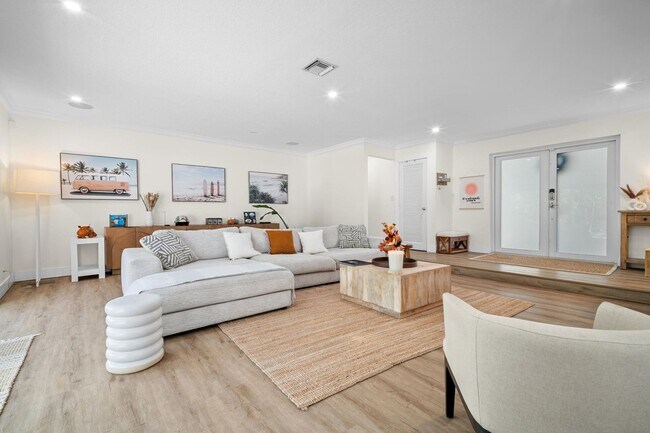 Building Photo - 2421 SW 29th Way