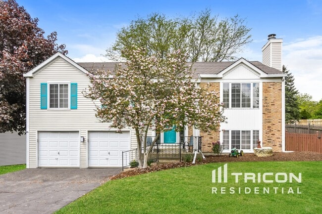 Building Photo - 310 Briarwood Ln