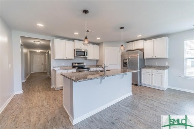 Building Photo - 595 Hogan Dr