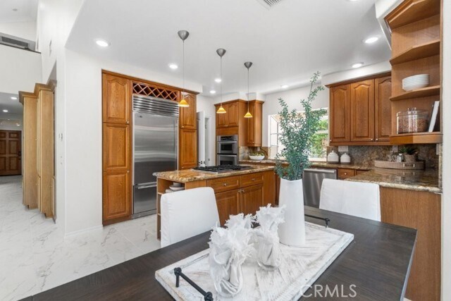 Building Photo - 2562 Woodbury Dr