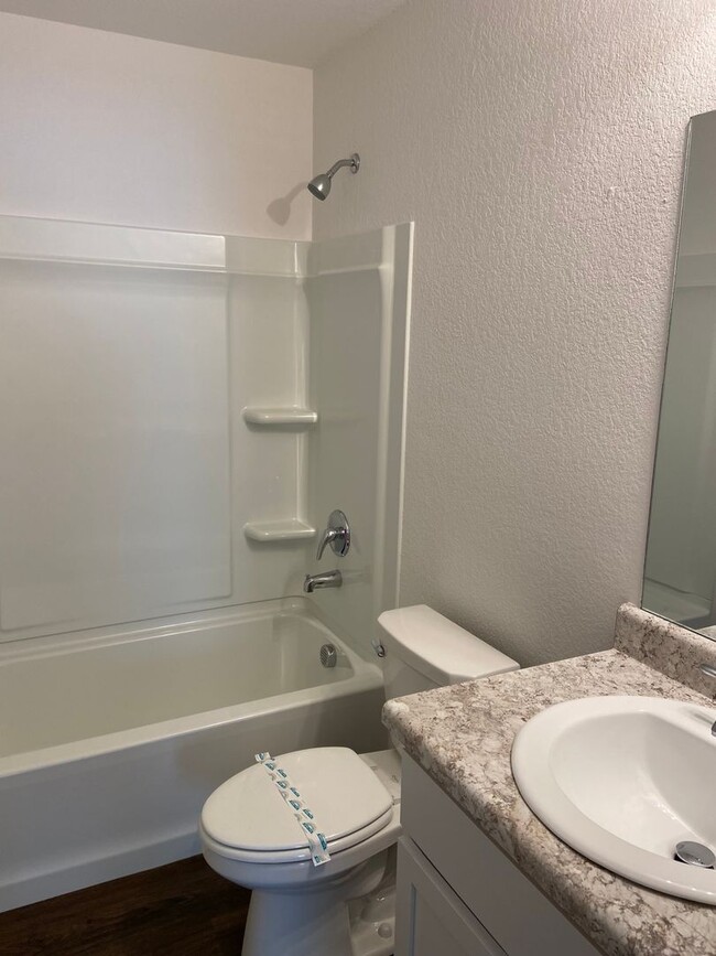 Building Photo - Now Preleasing: Stylish 3-Bedroom Home in Faulkner Crossing
