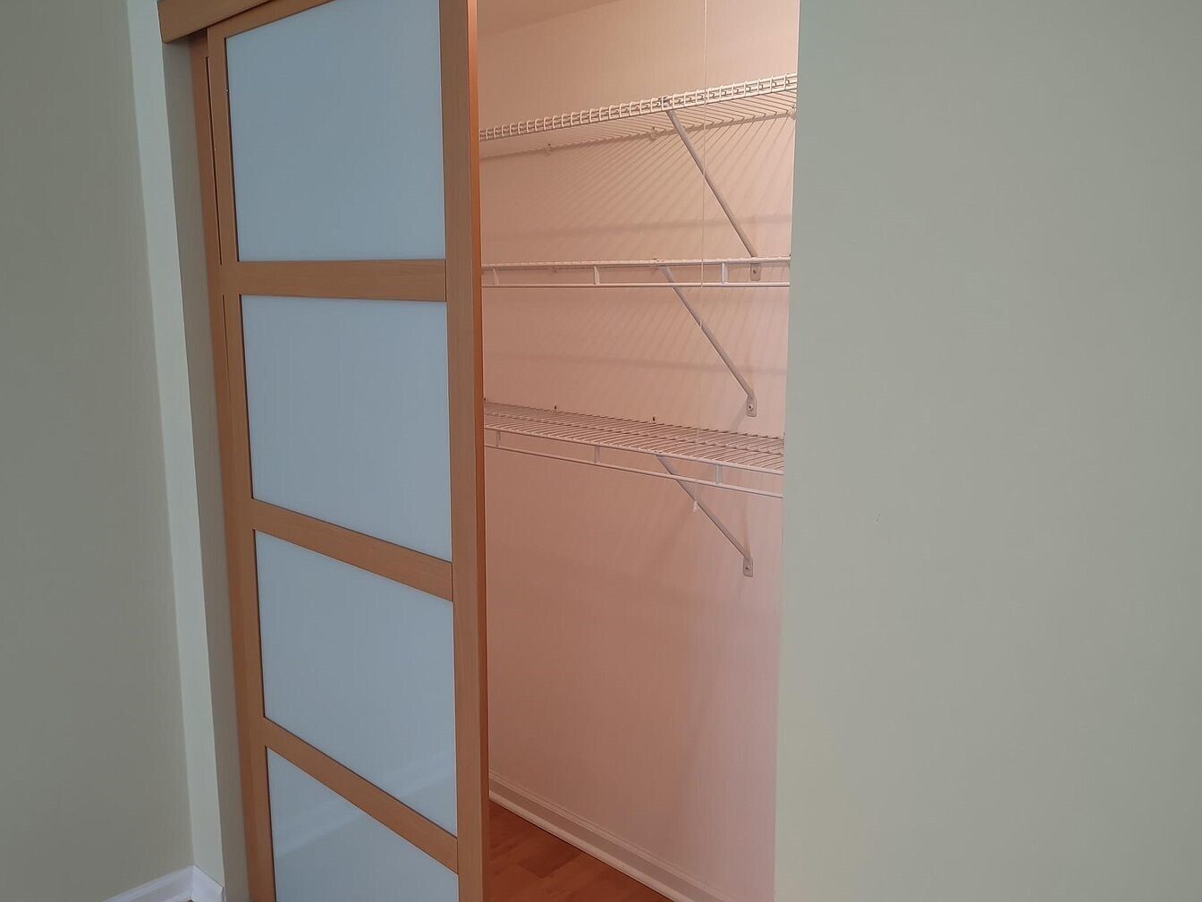 Building Photo - 6301 N Sheridan Rd