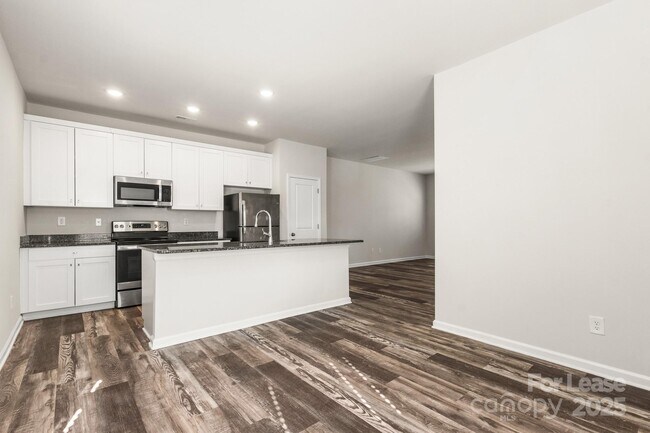 Building Photo - 117 Dogwood Vlg Trl
