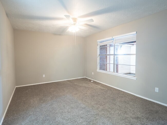 Building Photo - 6542 Bridgegate Dr