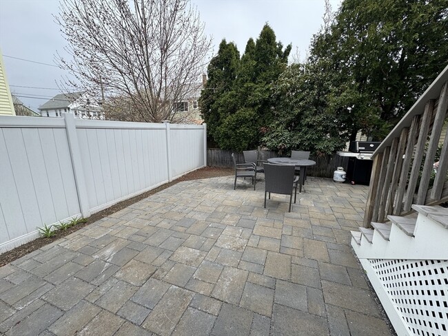 Building Photo - 10-12-12 Chestnut St