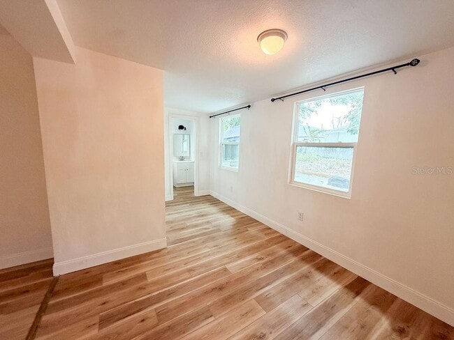 Building Photo - 4009 Deleuil Ave